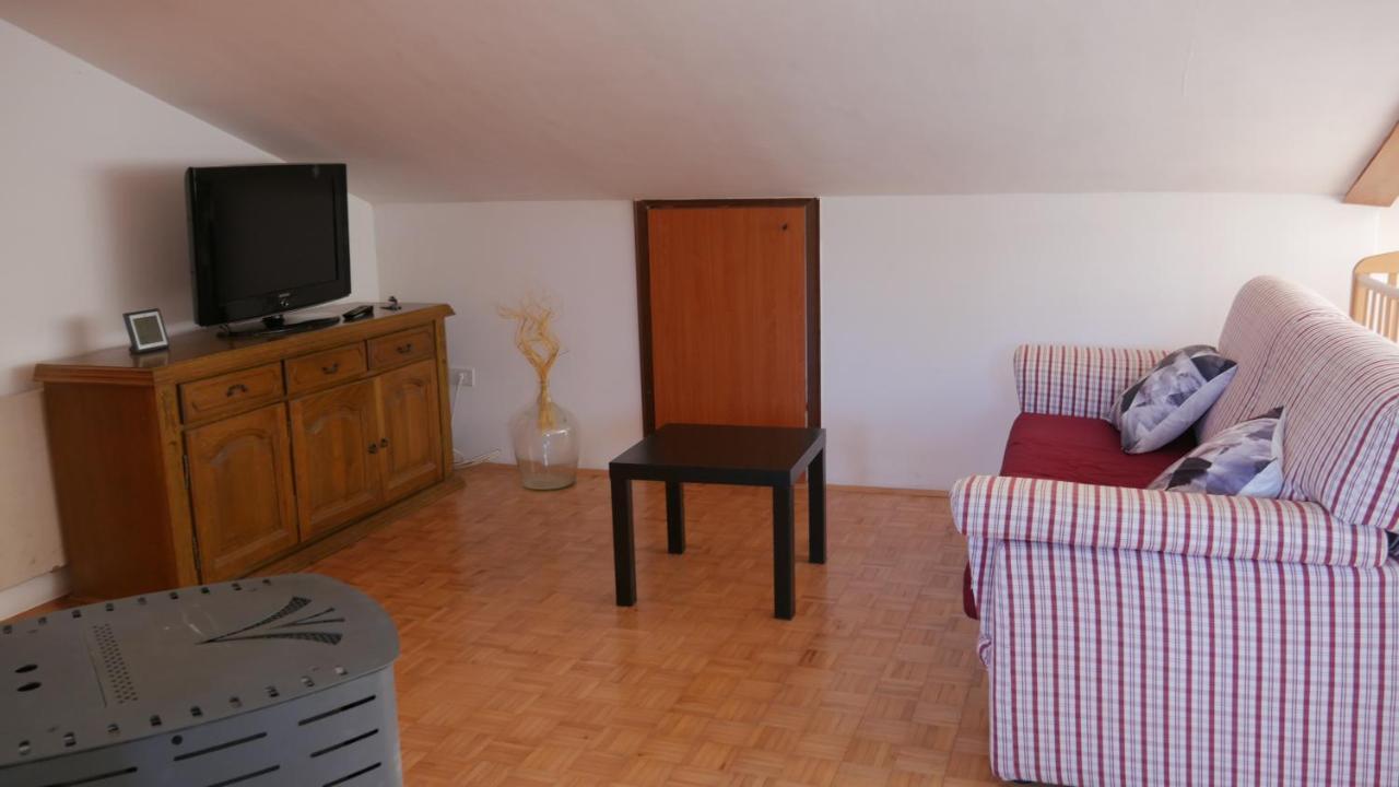 Apartment Kornarija Buje Eksteriør bilde
